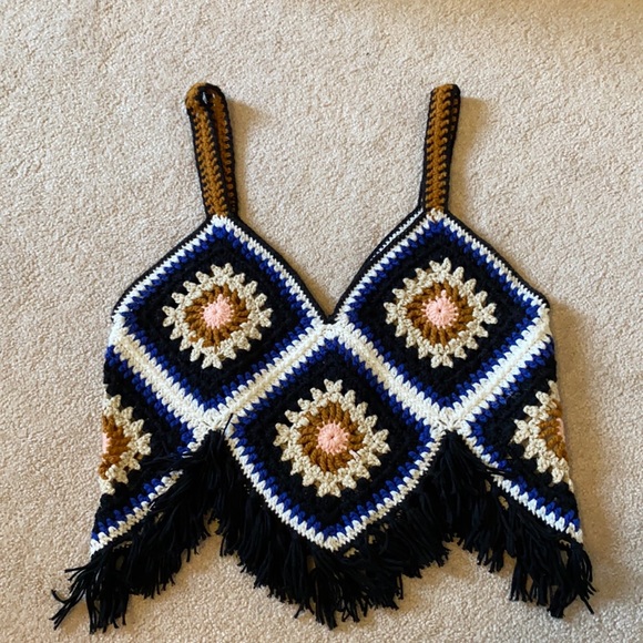 En Creme Tops - Crochet tank